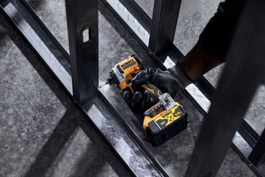 Шурупокрут ударний акумуляторний безщітковий DeWALT DCF850P2T DCF850P2T фото