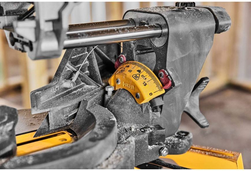 Пилка торцовочная бесщеточная аккумуляторная DeWALT DCS781N DCS781N фото