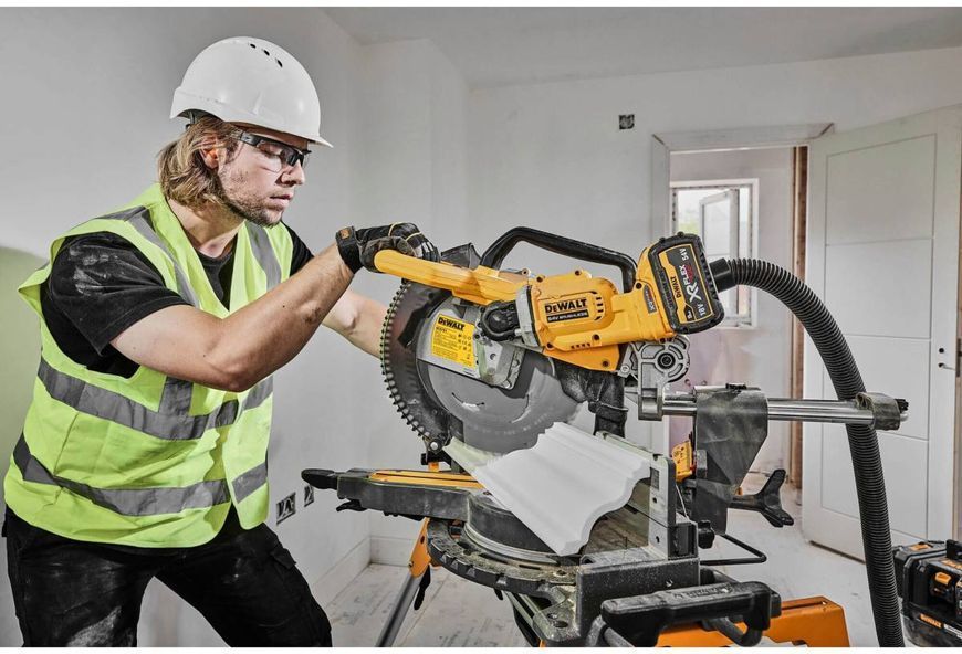 Пилка торцовочная бесщеточная аккумуляторная DeWALT DCS781N DCS781N фото