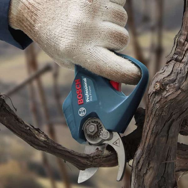 Секатор Bosch Pro Pruner аккумуляторный (06019K1021) 0.601.9K1.021 фото