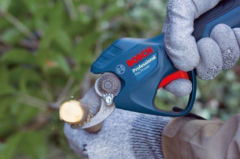 Секатор Bosch Pro Pruner аккумуляторный (06019K1021) 0.601.9K1.021 фото