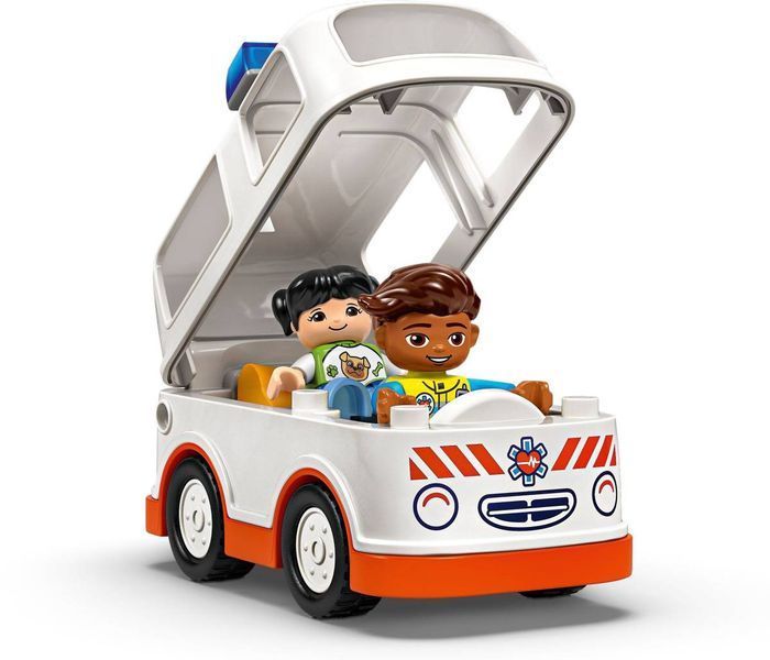 Конструктор LEGO DUPLO Скорая помощь с водителем 19 элементов (10447) 10447 фото