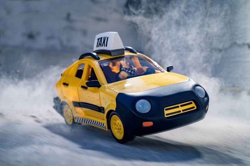 Коллекционная фигурка Jazwares Fortnite Joy Ride Vehicle Taxi Cab FNT0817 фото