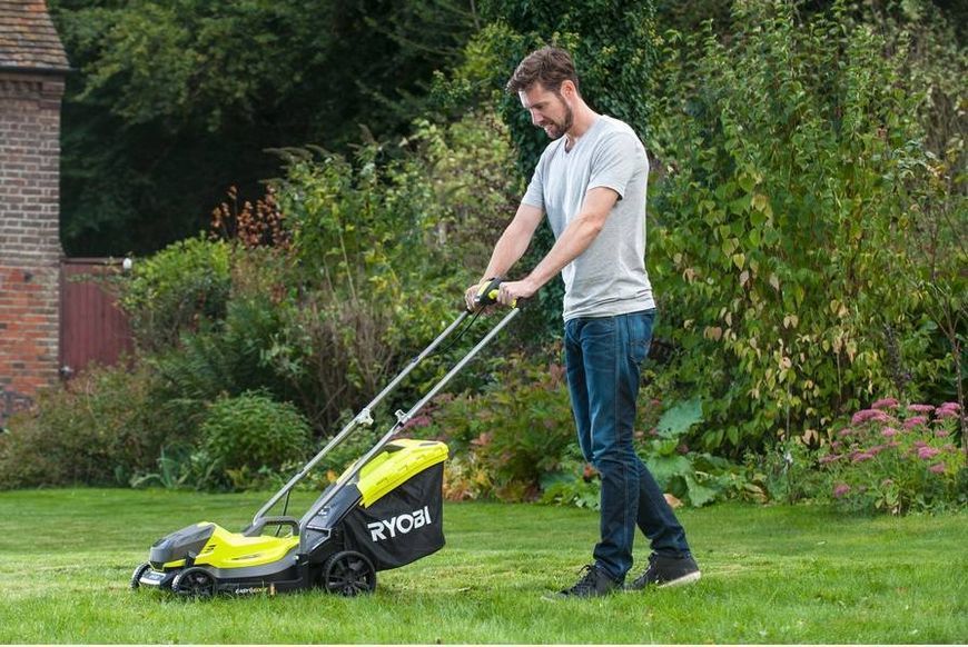 Газонокосарка Ryobi RLM18X33B-40 5133004306 фото