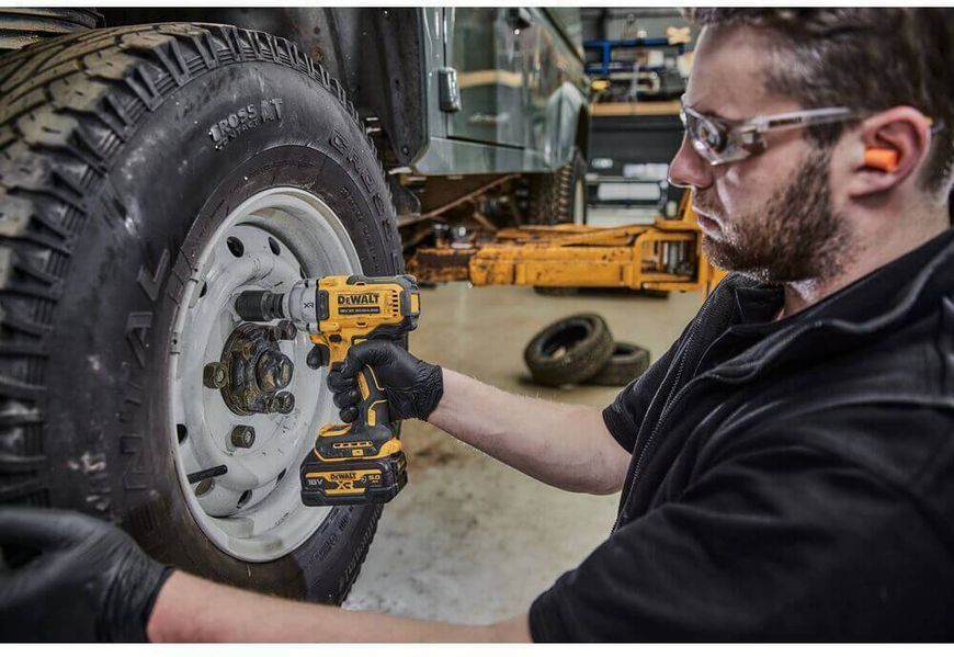 Гайковерт ударный аккумуляторный бесщеточный DeWALT DCF891P2G DCF891P2G фото