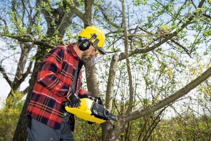 Пила ланцюгова акумуляторна Karcher CNS 18-30 Battery, 18В, акб 2х5Аг, шина 30см, швидкозарядне ЗП, 3.2кг 9.611-915.0 фото