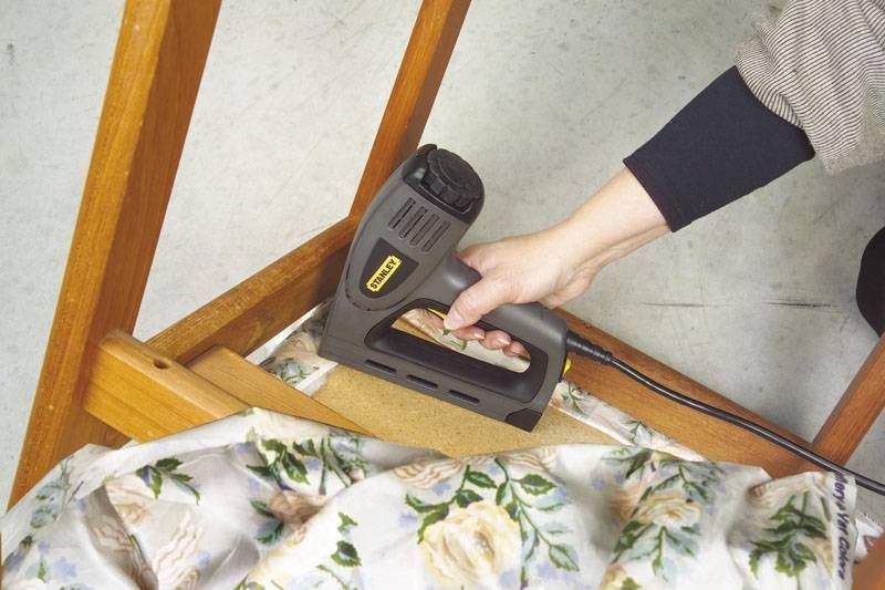 Степлер Stanley TRE550 электрический для скоб G 6-14 мм и шпилек J 12, 15 мм (6-TRE550) 6-TRE550 фото