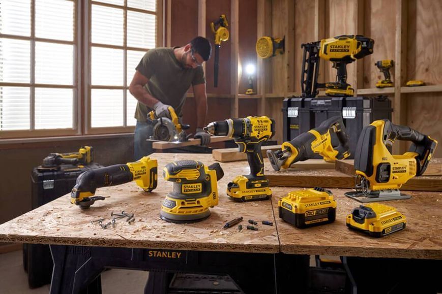 Полировальная машина аккумуляторная STANLEY FATMAX SFMCE100B SFMCE100B фото