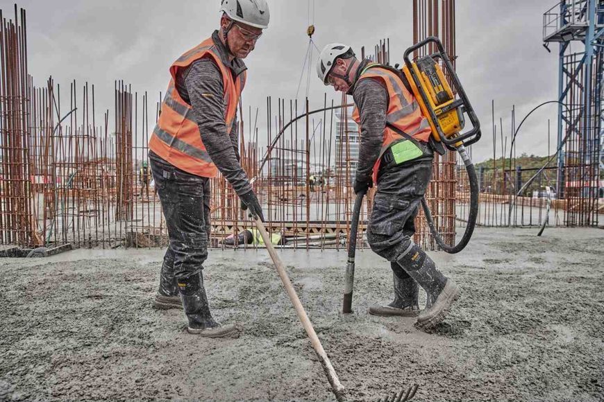 Вібратор-наплічник глибинний акумуляторний POWERSHIFT DeWALT DCPS310N DCPS310N фото
