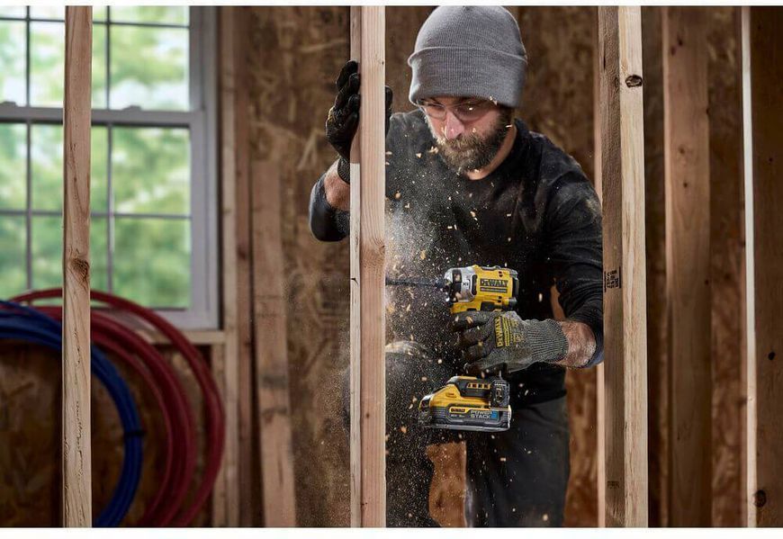 Шуруповерт ударный аккумуляторный бесщеточный DeWALT DCF860NT DCF860NT фото