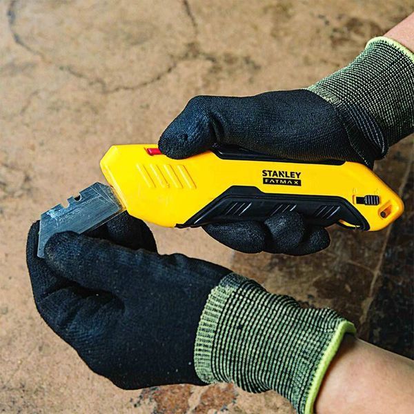 Нож безопасный FATMAX&reg; Box Box с выдвижным трапецевидным лезвием STANLEY FMHT10369-0 FMHT10369-0 фото