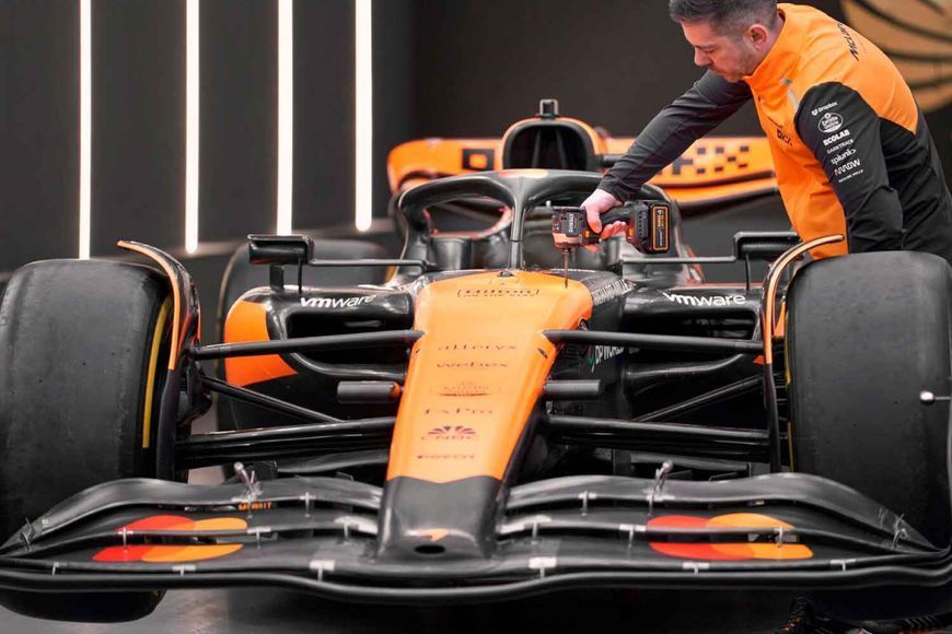 Шурупокрут ударний McLaren F1 TEAM LIMITED EDITION DeWALT DCF85MM2T DCF85MM2T фото