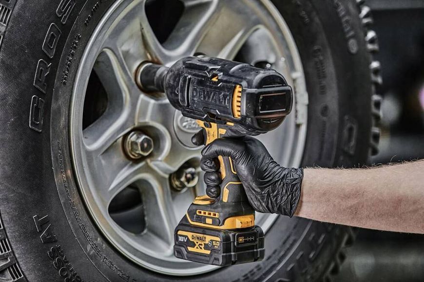 Гайковерт ударный аккумуляторный бесщеточный DeWALT DCF900P2G DCF900P2G фото