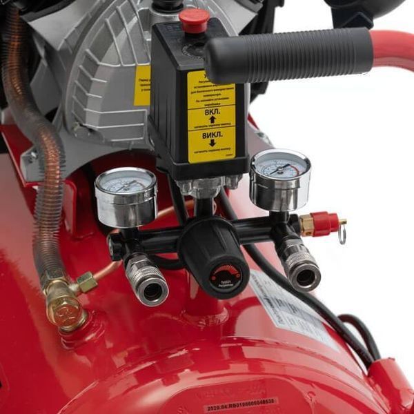 Компрессор 50 л, 2230 Вт, 220 В, 8 атм, 354 л/мин, 2 цилиндра. INTERTOOL PT-0004 PT-0004 фото