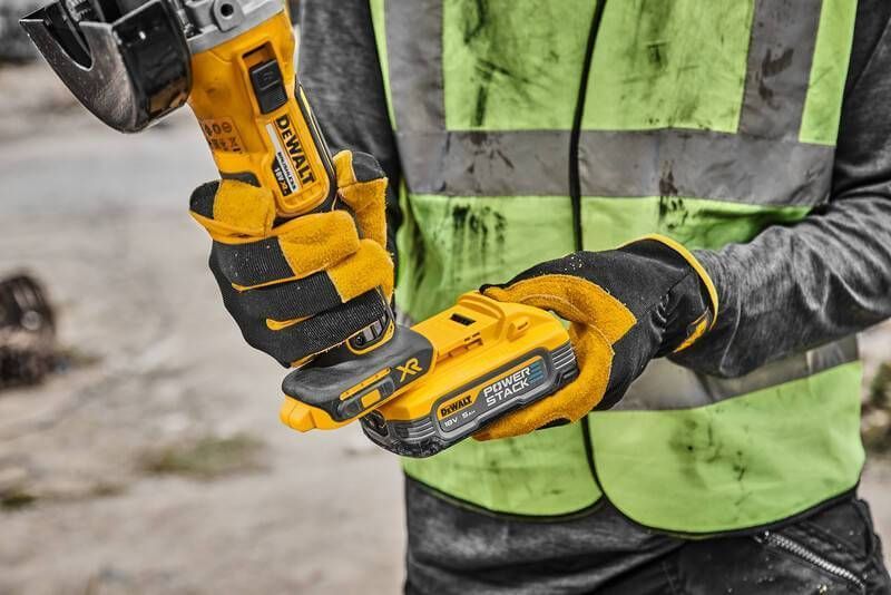 Шлифмашина угловая - болгарка бесщеточная аккумуляторная DeWALT DCG405H2T DCG405H2T фото