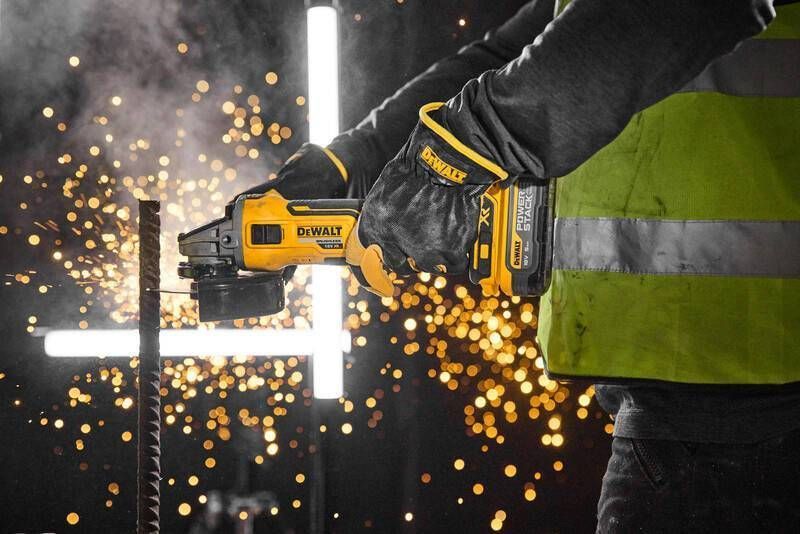 Шлифмашина угловая - болгарка бесщеточная аккумуляторная DeWALT DCG405H2T DCG405H2T фото