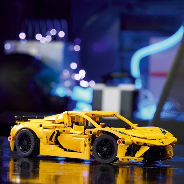 LEGO 42205 Technic Chevrolet Corvette Stingray 42205 фото