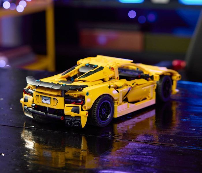 LEGO 42205 Technic Chevrolet Corvette Stingray 42205 фото
