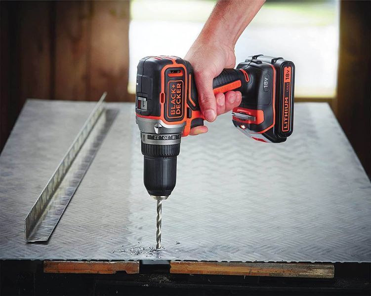 Дриль-шурупокрут акумуляторний безщітковий BLACK+DECKER BL186KB BL186KB фото