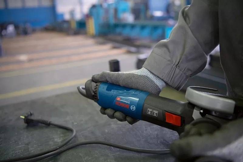 Шлифмашина угловая Bosch GWS 17-125 Professional 125мм 1700Вт (0.601.7D0.200) 0.601.7D0.200 фото