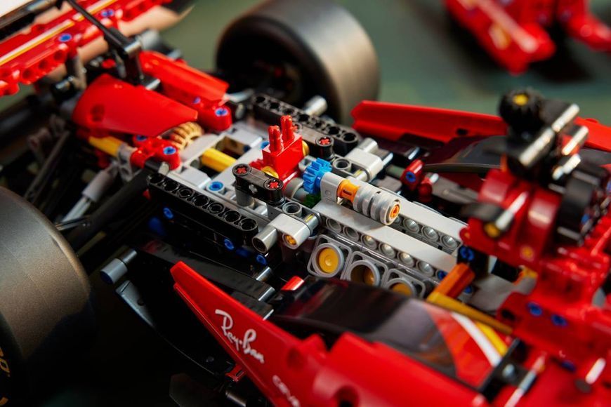 LEGO 42207 Technic Автомобіль F1 Ferrari SF-24 42207 фото