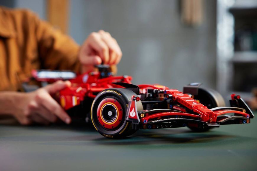 LEGO 42207 Technic Автомобіль F1 Ferrari SF-24 42207 фото
