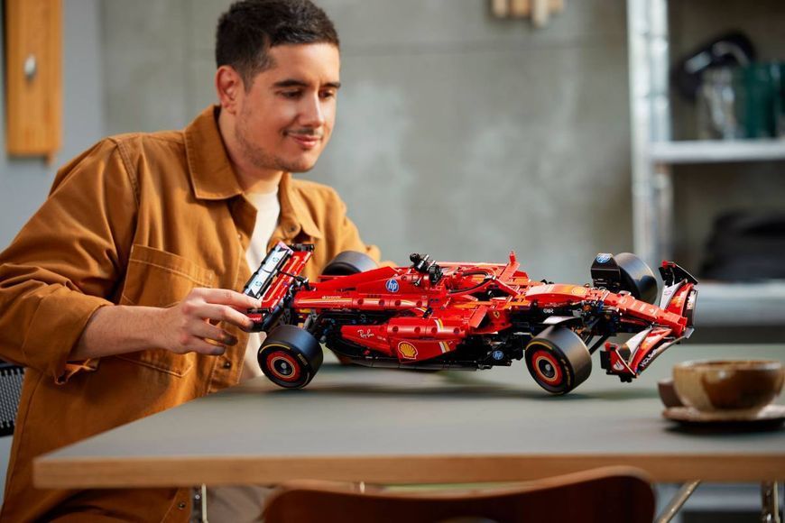 LEGO 42207 Technic Автомобіль F1 Ferrari SF-24 42207 фото