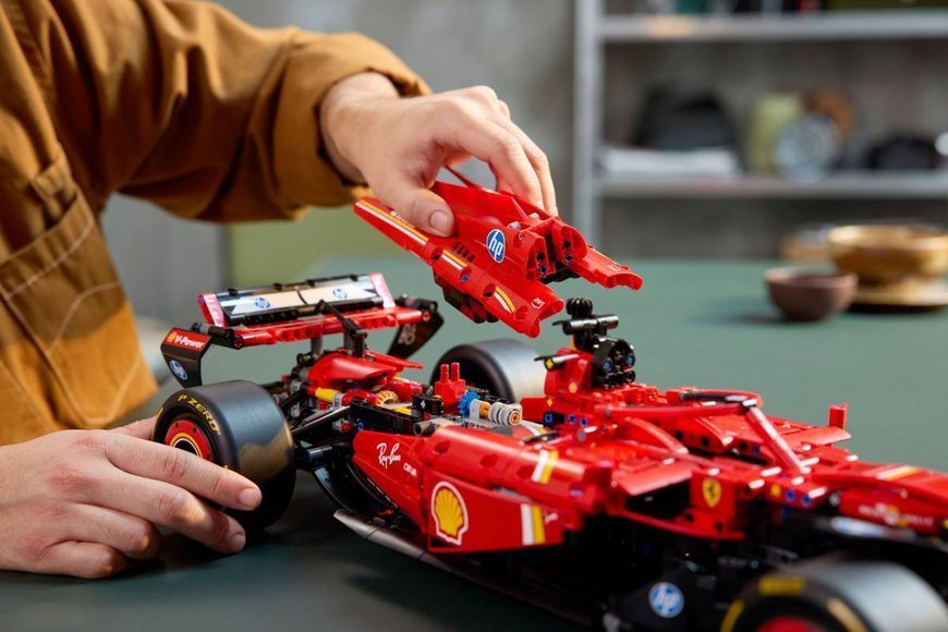 LEGO 42207 Technic Автомобіль F1 Ferrari SF-24 42207 фото