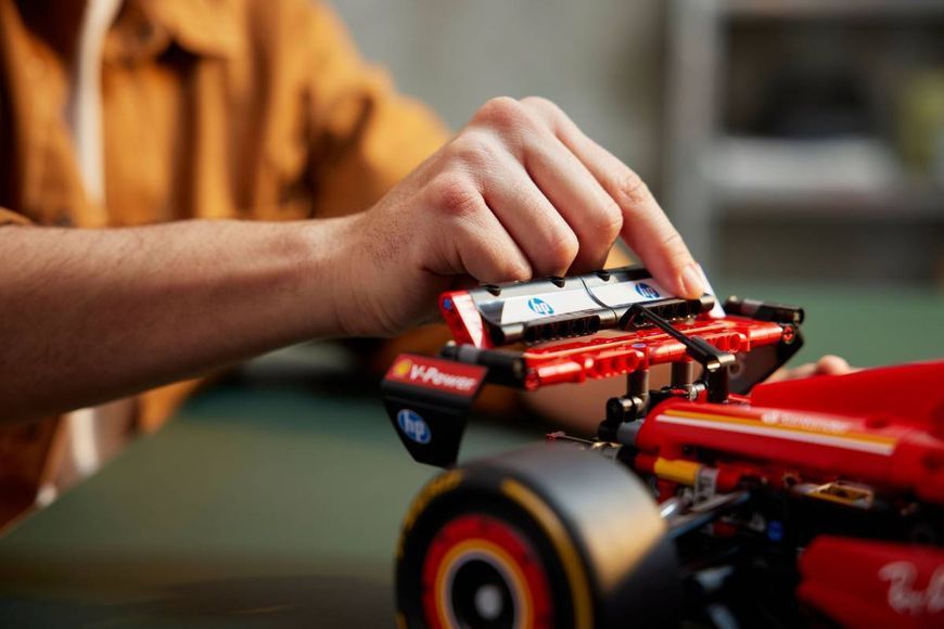 LEGO 42207 Technic Автомобіль F1 Ferrari SF-24 42207 фото