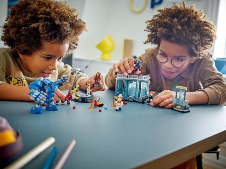 Конструктор LEGO Super Heroes Marvel Лаборатория Железного Человека: зал доспехов 384 детали (76315) 76315 фото