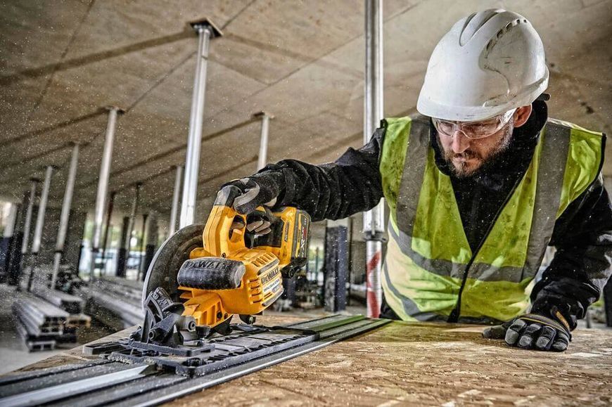 Пила дисковая аккумуляторная DeWALT DCS579X2 DCS579X2 фото