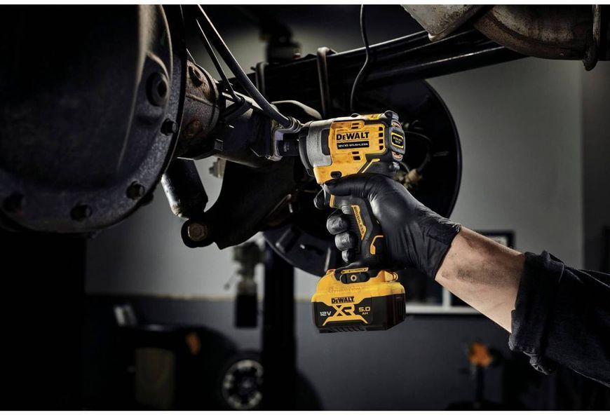 Гайкокрут ударный аккумуляторный бесщеточный DeWALT DCF901P2 DCF901P2 фото