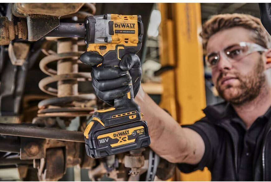 Гайковерт ударний акумуляторний безщітковий DeWALT DCF921NT DCF921NT фото