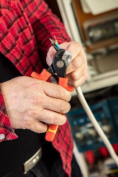 Кабелеріз Neo Tools, 160 мм, 1000 В, полірований, CrV 01-233 фото