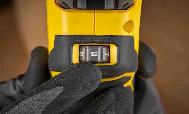 Фрезер акумуляторний безщітковий STANLEY FATMAX SFMCW400B SFMCW400B фото
