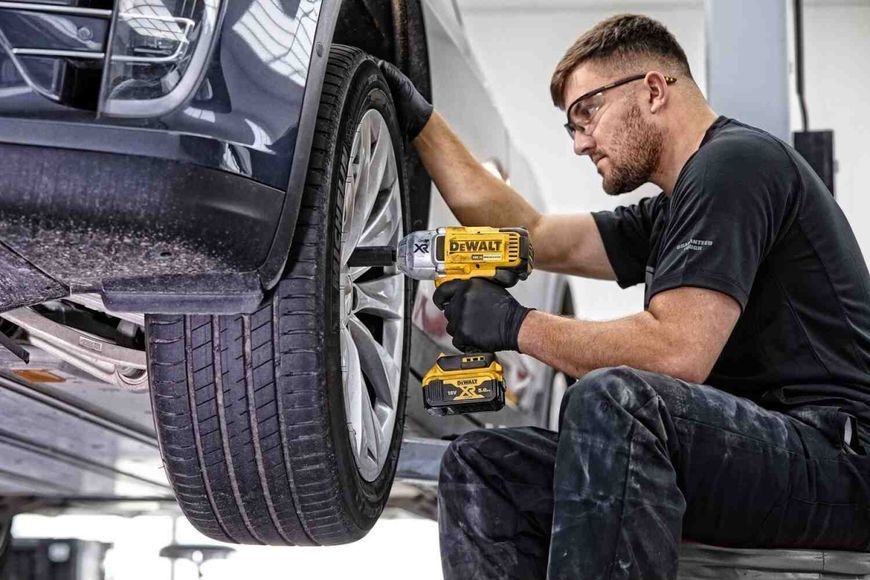 Гайковерт ударний акумуляторний безщітковий DeWALT DCF899N DCF899N фото