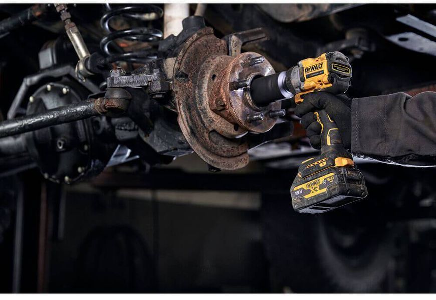 Гайкокрут ударный аккумуляторный бесщеточный DeWALT DCF921P2G DCF921P2G фото