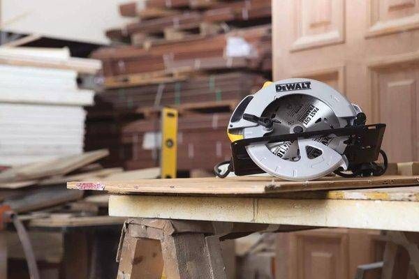 Дискова пила DeWalt DWE560 1350 Вт, диск 184х16 мм. DWE560 фото