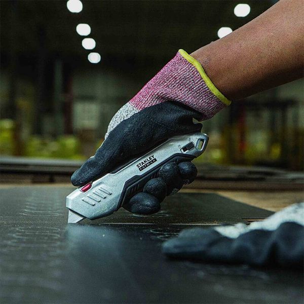 Нож безопасный FATMAX&reg; Box Box с выдвижным трапецевидным лезвием STANLEY FMHT10370-0 FMHT10370-0 фото