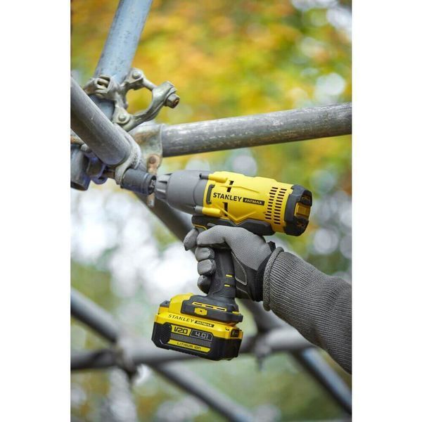 Гайковерт ударный аккумуляторный STANLEY FATMAX SFMCF900B SFMCF900B фото