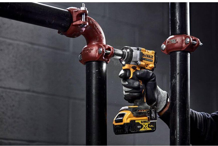 Гайкокрут ударний акумуляторний безщітковий DeWALT DCF923N DCF923N фото