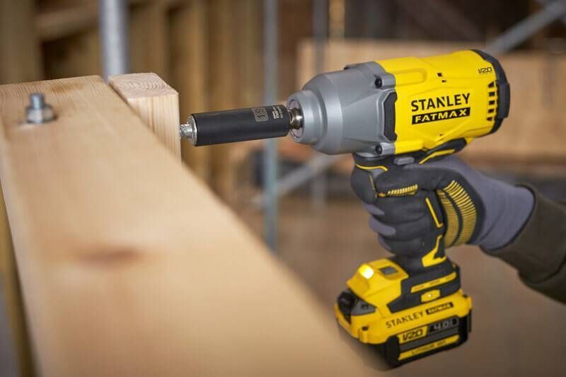 Гайковерт ударный аккумуляторный STANLEY FATMAX SFMCF940B SFMCF940B фото
