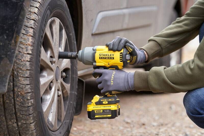 Гайковерт ударный аккумуляторный STANLEY FATMAX SFMCF940B SFMCF940B фото