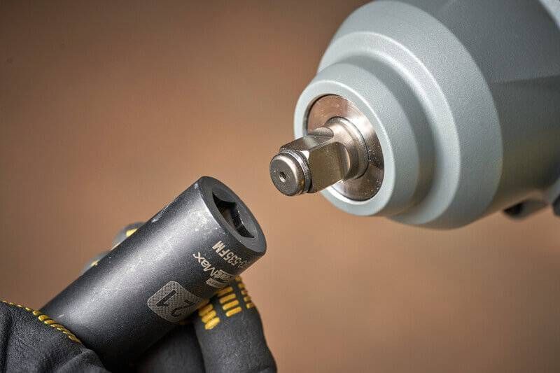 Гайковерт ударный аккумуляторный STANLEY FATMAX SFMCF940B SFMCF940B фото