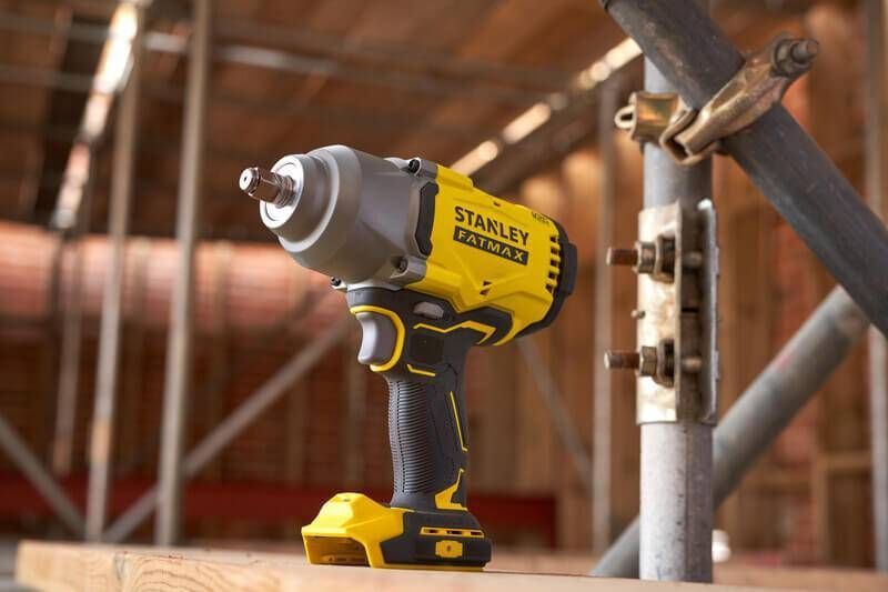 Гайковерт ударный аккумуляторный STANLEY FATMAX SFMCF940B SFMCF940B фото