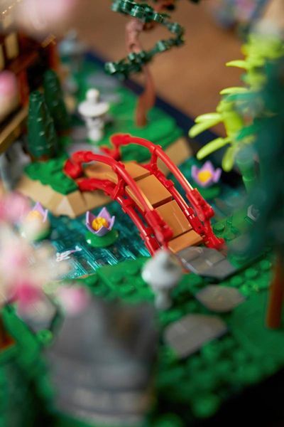 Конструктор LEGO Icons Тихий сад 1363 деталі (10315) 10315 фото
