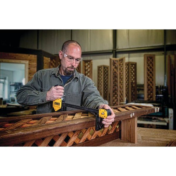 Струбцина XL триггерная с максимальным усилием сжатия 270 кг. DeWALT DWHT0-83186 DWHT0-83186 фото