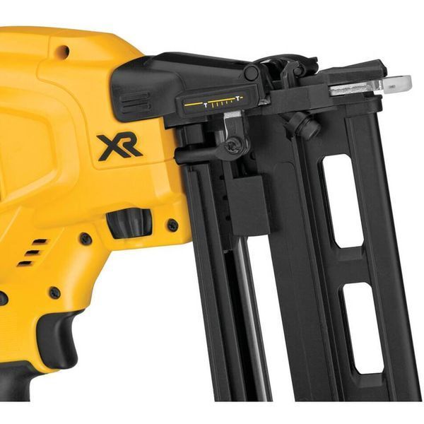 Пістолет цвяхозабивний акумуляторний безщітковий DeWALT DCN662N DCN662N фото