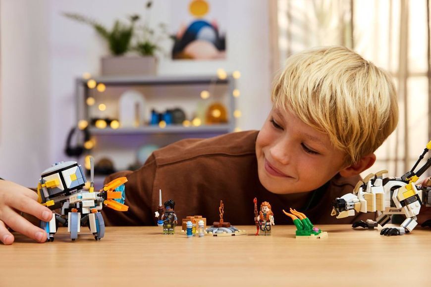 Конструктор LEGO Horizon Adventures Алой і Варл проти Краболаз і Пилозуба 768 елементів (77037) 77037 фото