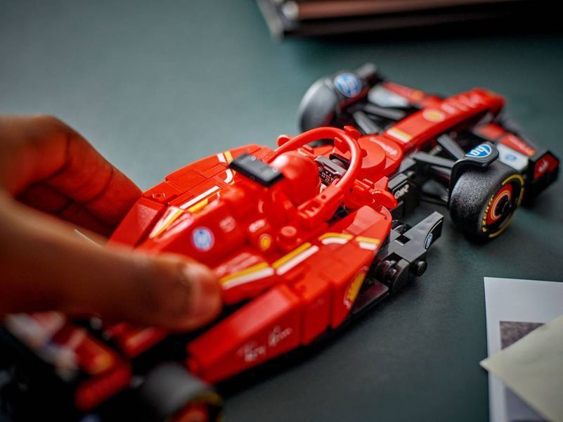 Конструктор LEGO Speed Champions Автомобіль для перегонів F1 Ferrari SF-24 275 деталей (77242) 77242 фото